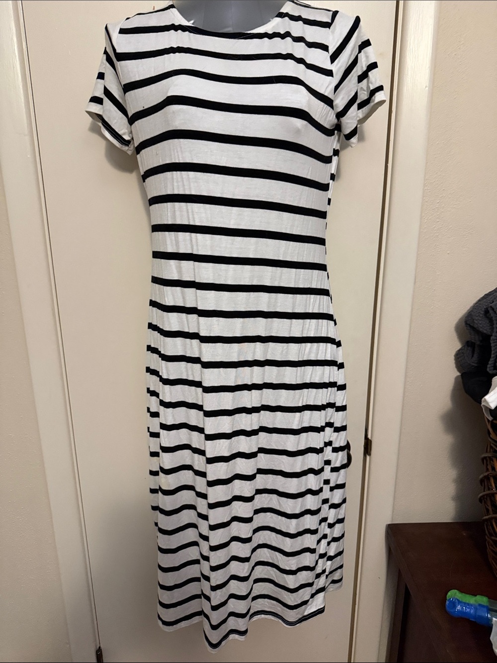 Eloges Women's Black and White Striped Midi Dress Medium LN